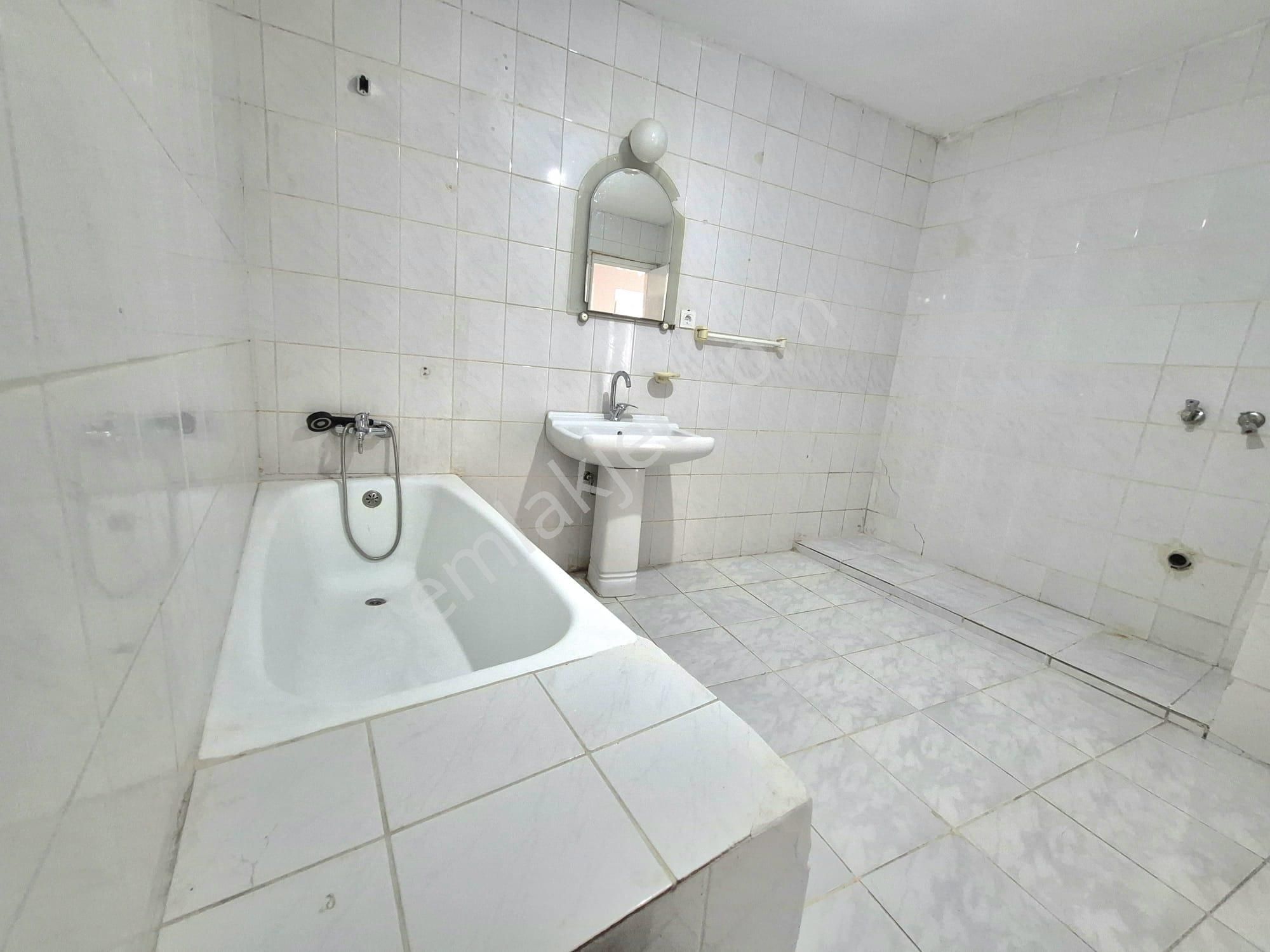 K.yaka Alaybey Merkezde D.gazlı Çift Cephe Köşe Bina 3+1 145m2 - Görsel 19