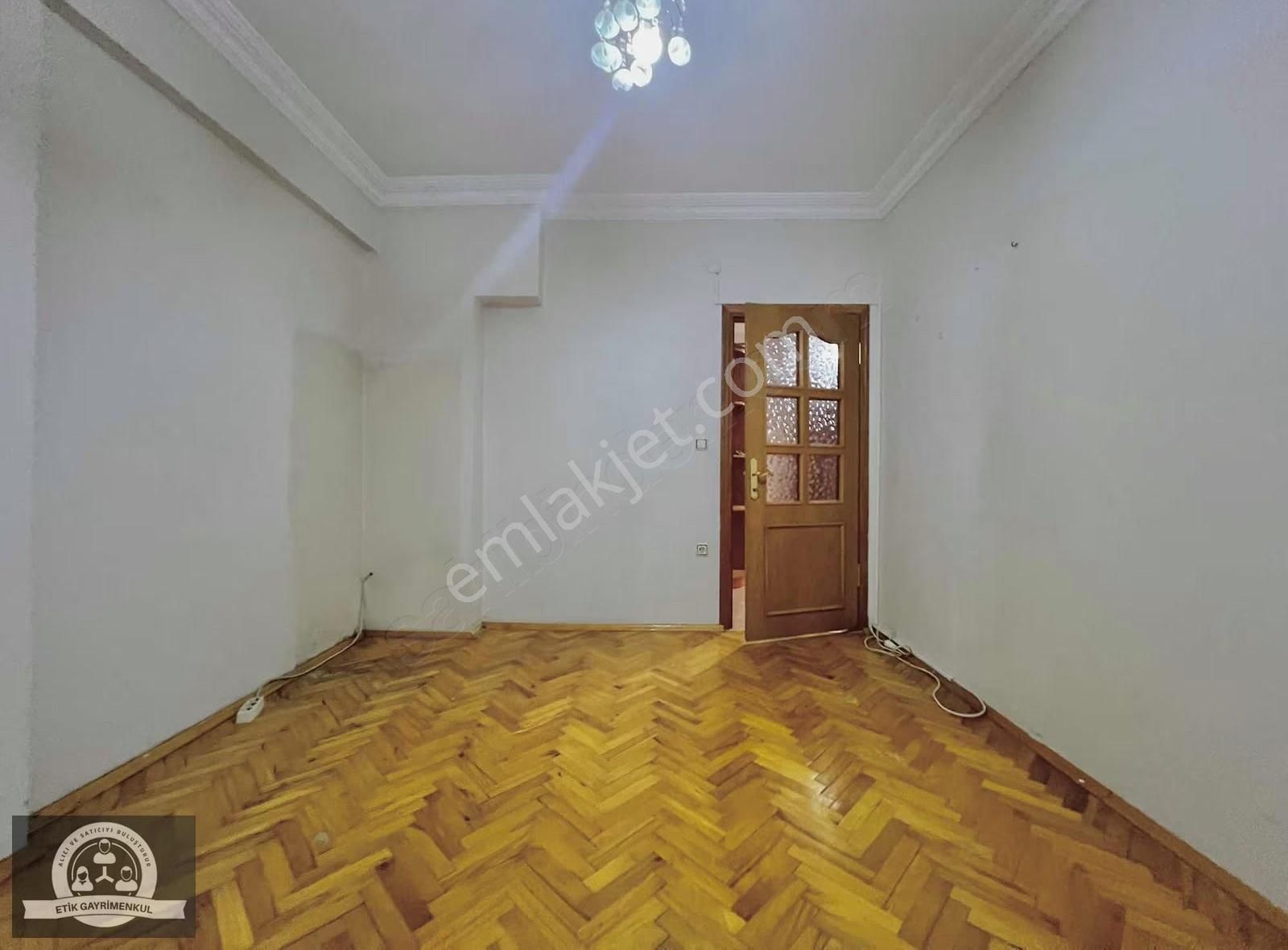 Ümraniye İstiklal Mahallesinde Kiralık 2+1 Arakat Daire - Görsel 9