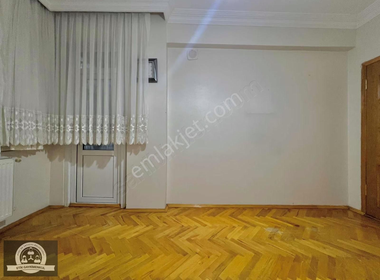 Ümraniye İstiklal Mahallesinde Kiralık 2+1 Arakat Daire - Görsel 4