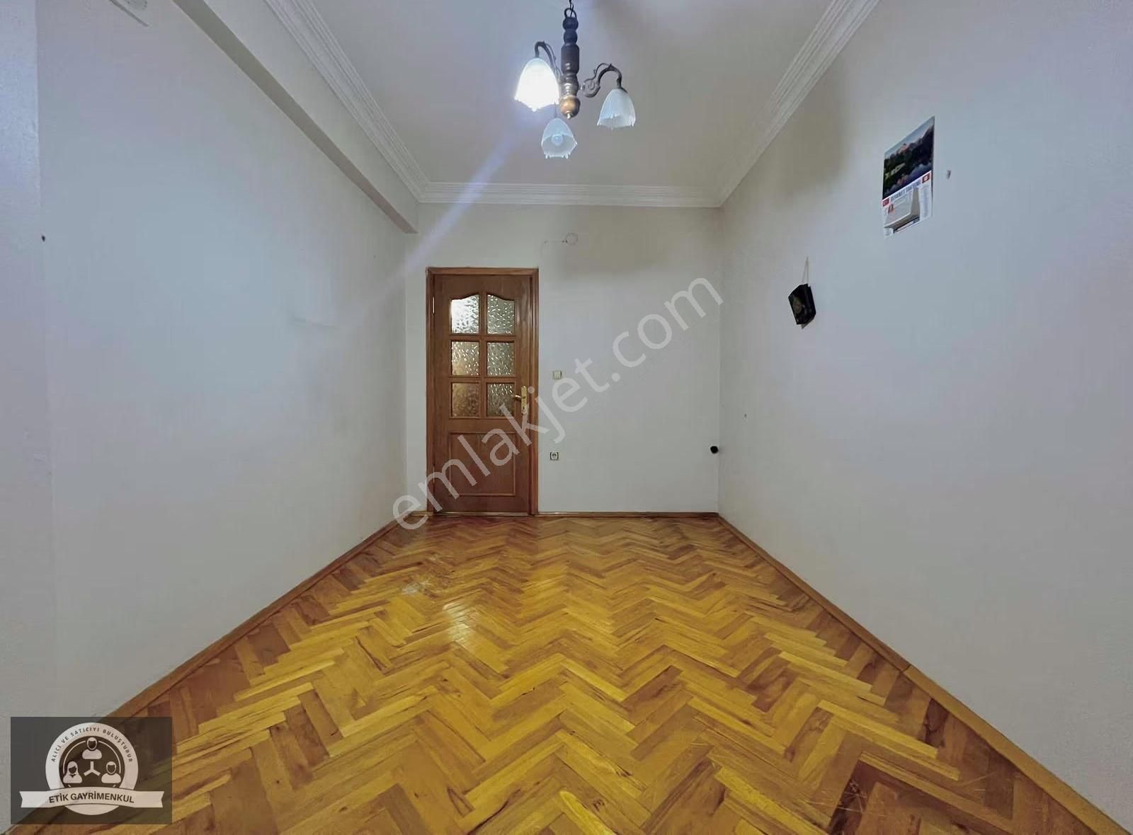 Ümraniye İstiklal Mahallesinde Kiralık 2+1 Arakat Daire - Görsel 24