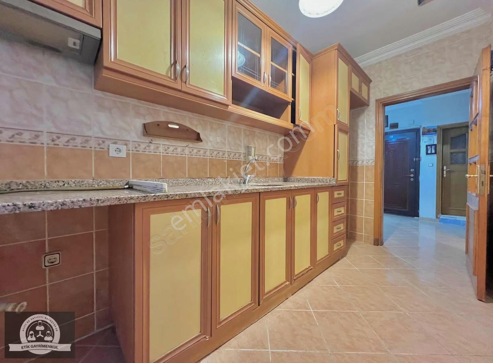 Ümraniye İstiklal Mahallesinde Kiralık 2+1 Arakat Daire - Görsel 22