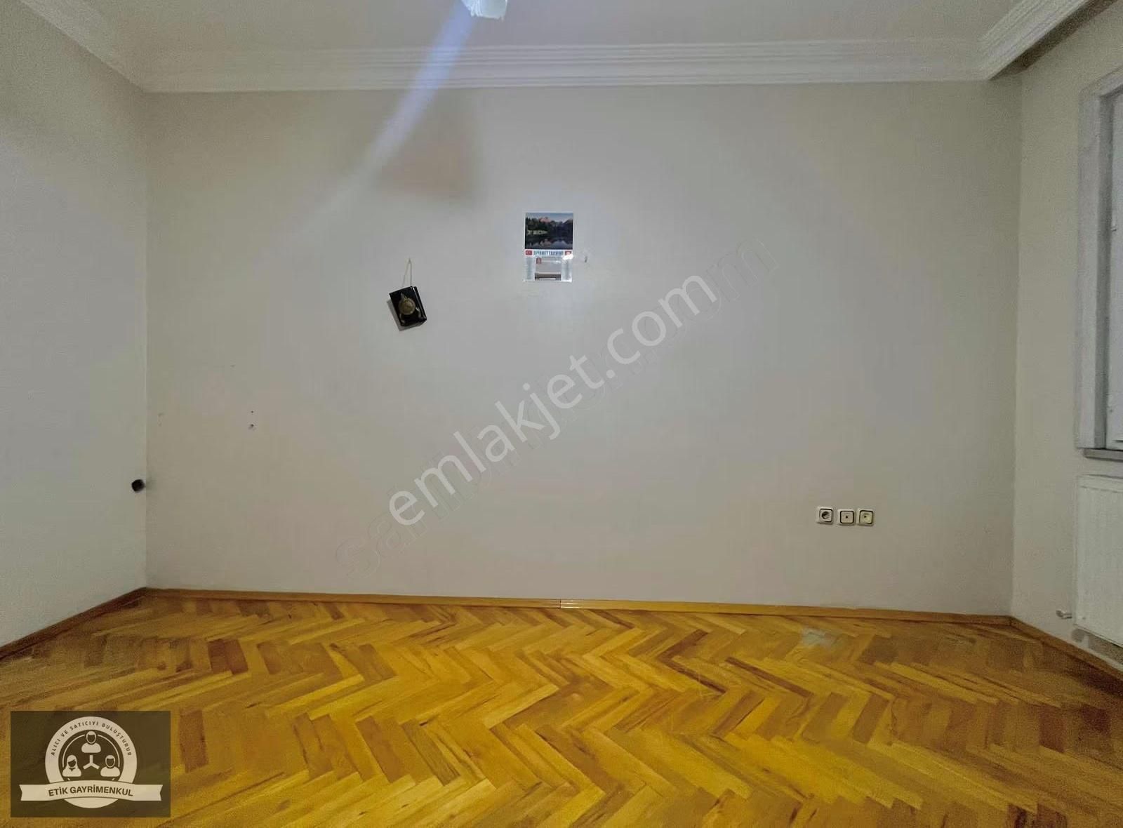 Ümraniye İstiklal Mahallesinde Kiralık 2+1 Arakat Daire - Görsel 8
