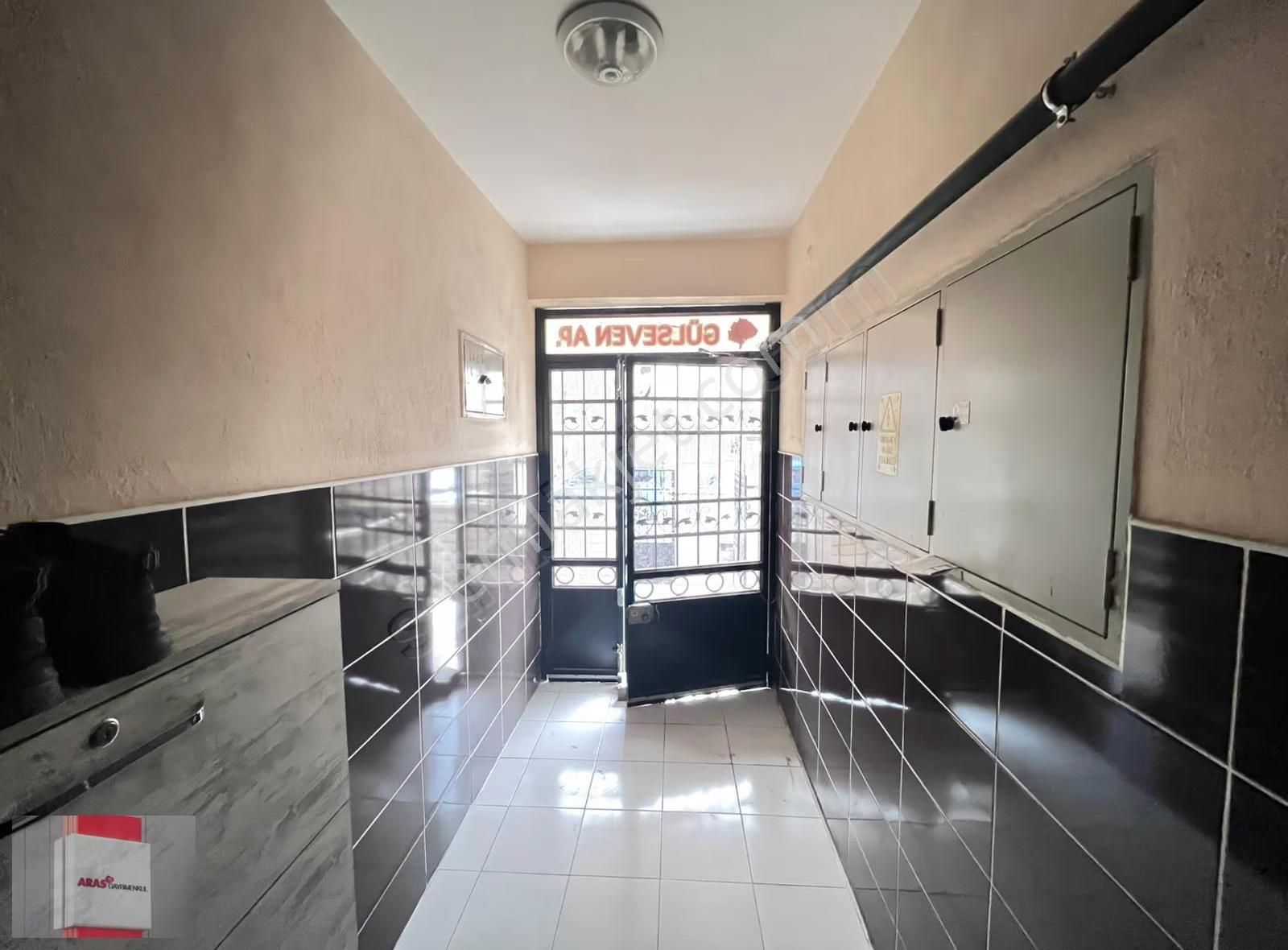 Aras Gyo'dan Işıklar Mahallesinde Bakımlı 3+1 Kiralık Daire - Görsel 3