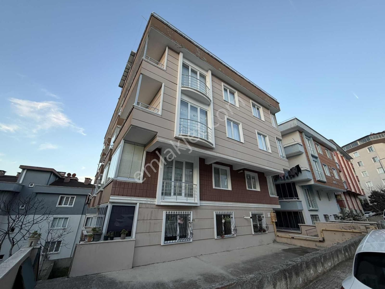 Esenevler'de Full Deniz Manzaralı Geniş 5+1 Satılık Dubleks