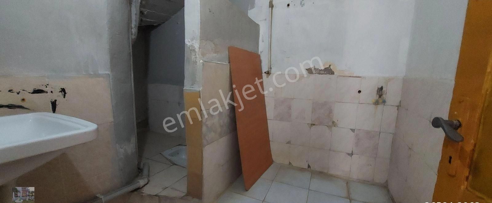 Bayraklı Gümüşpala Aile Hekimliği Altında Kiralık 1+1 Daire Kan - Görsel 9