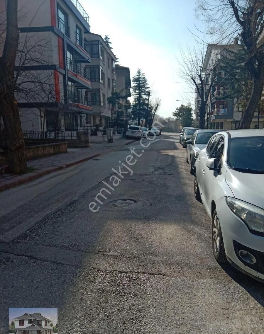 Genç Emlaktan Çağdaş Sokakta 1+1 Kiralık Daire