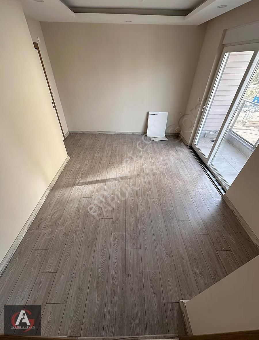 Faruk Arısan'dan Merkezi Konumda Ayrı Mutfak Ebeveyn Banyolu 3+1 - Görsel 12