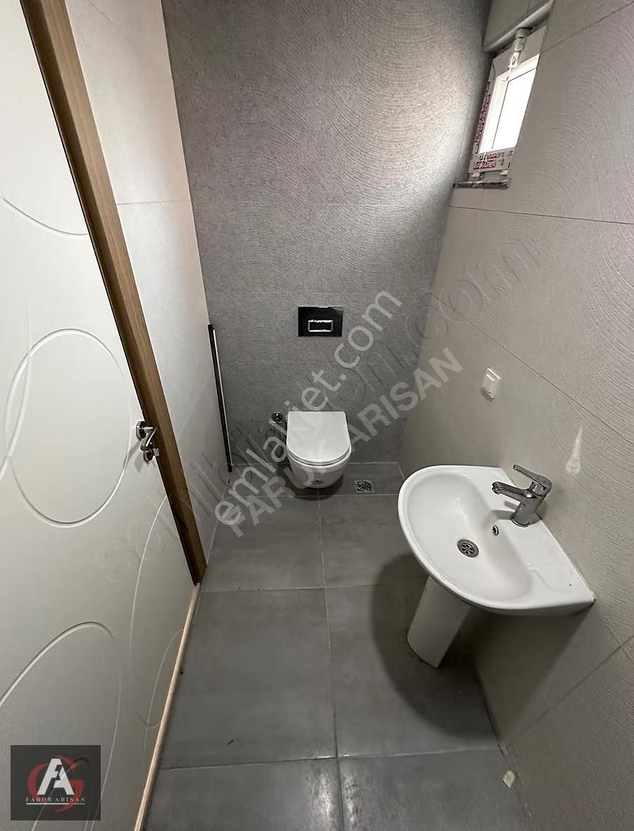 Faruk Arısan'dan Merkezi Konumda Ayrı Mutfak Ebeveyn Banyolu 3+1 - Görsel 28