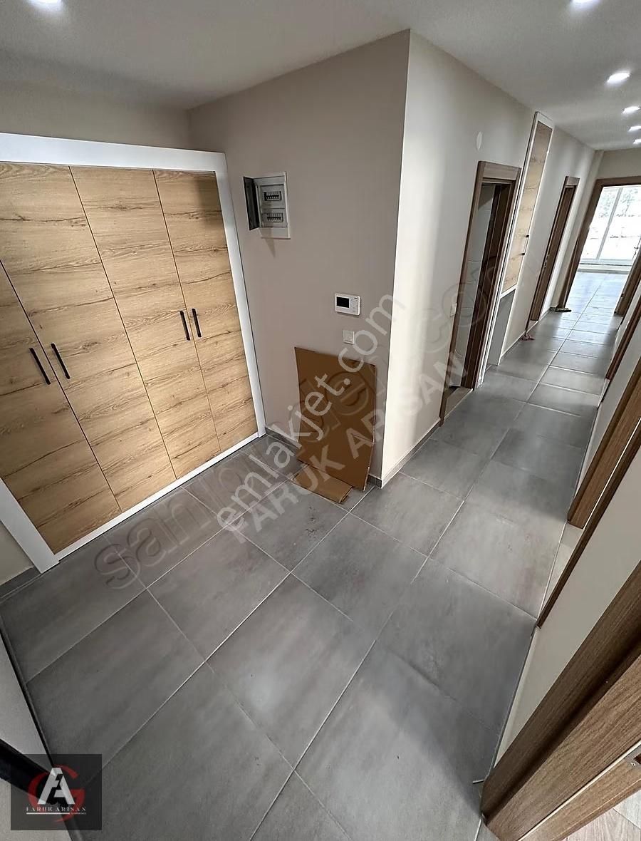 Faruk Arısan'dan Merkezi Konumda Ayrı Mutfak Ebeveyn Banyolu 3+1 - Görsel 11