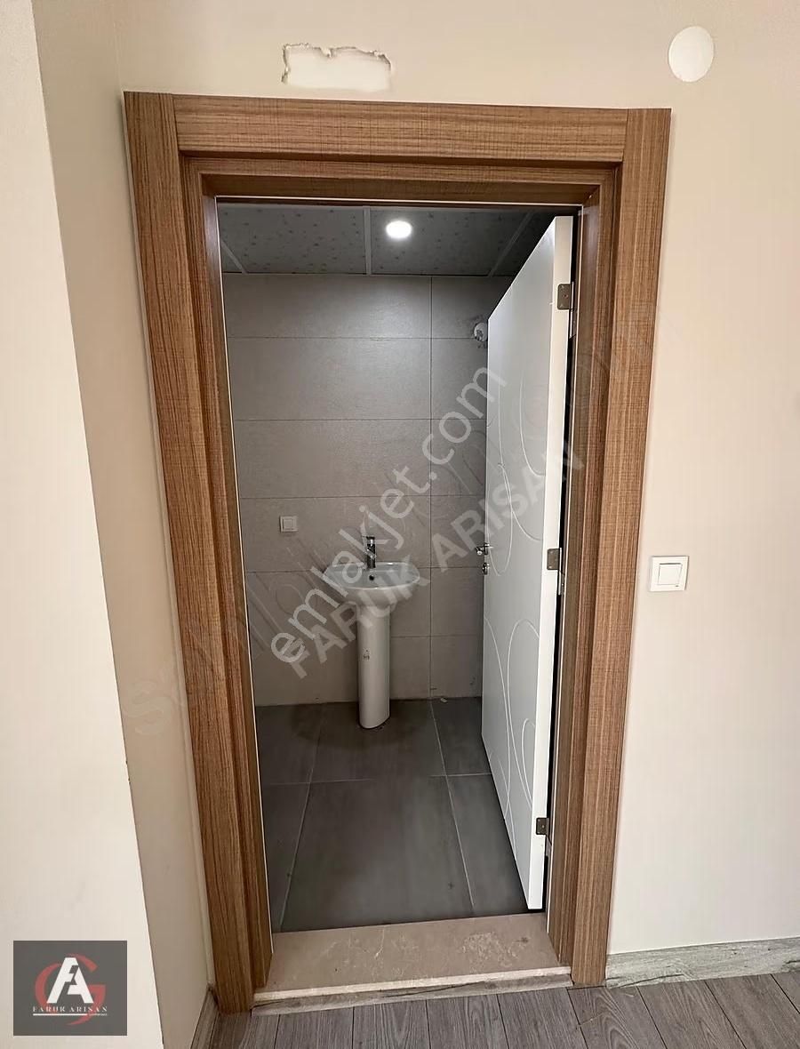 Faruk Arısan'dan Merkezi Konumda Ayrı Mutfak Ebeveyn Banyolu 3+1 - Görsel 5