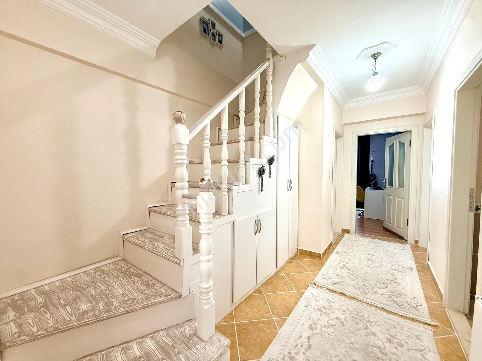 Esenevler'de Deniz Manzaralı Masrafsız 5+1 Dubleks Daire - Görsel 9