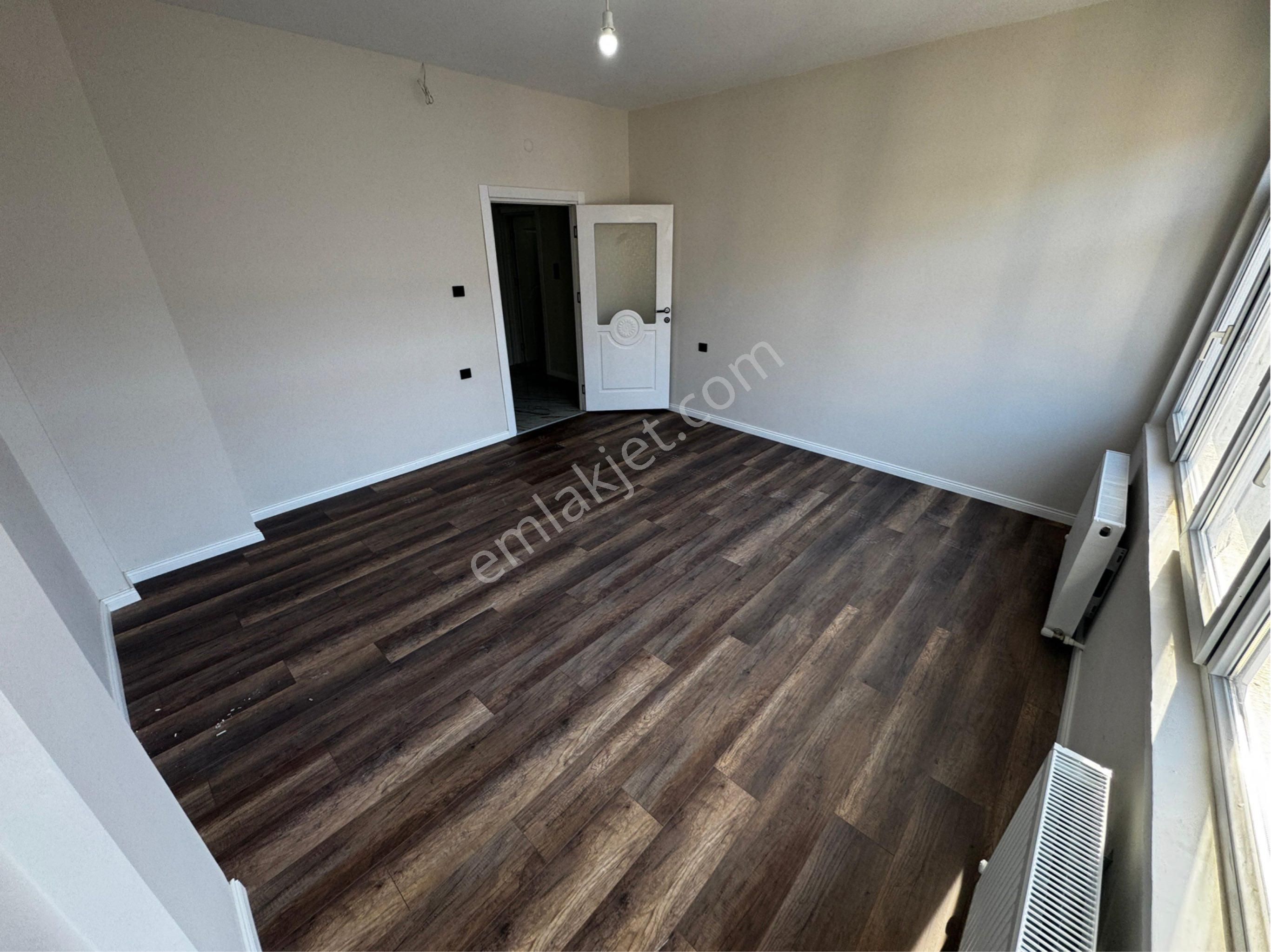 Genclik Parkında Full Yapılı Satılık Daire - Görsel 16