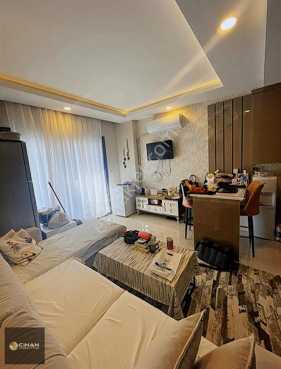 Kuşadası Kadınlar Denz Satılık Plaja 30 Adım Ara Kat Eşyalı 1+1 - Görsel 7