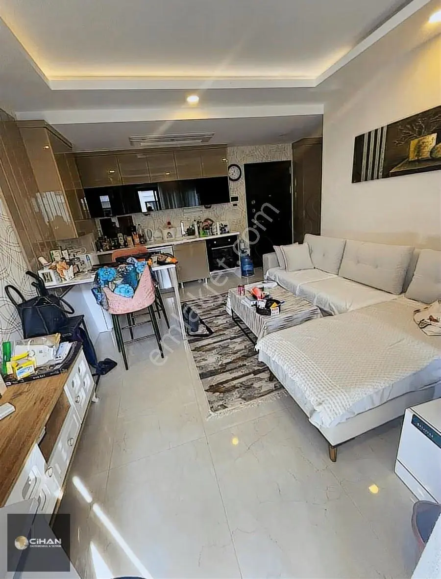 Kuşadası Kadınlar Denz Satılık Plaja 30 Adım Ara Kat Eşyalı 1+1 - Görsel 3