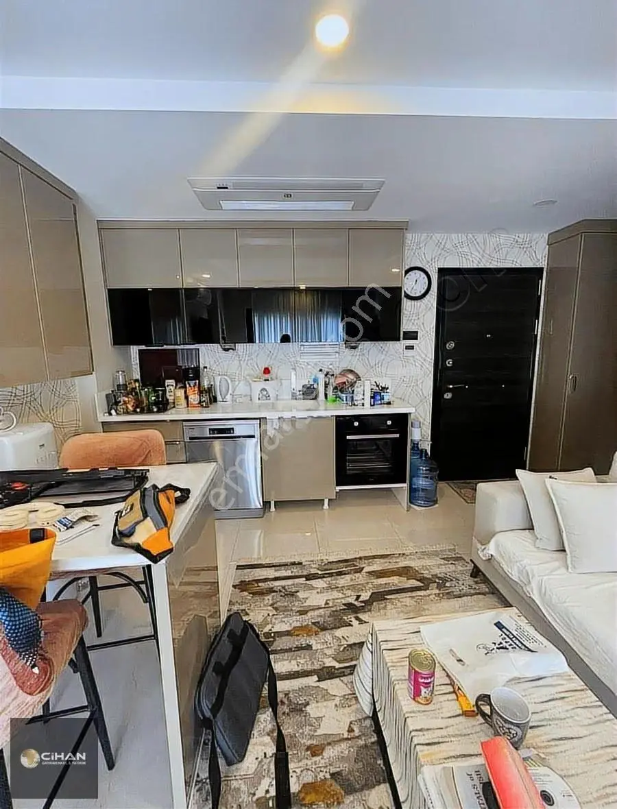 Kuşadası Kadınlar Denz Satılık Plaja 30 Adım Ara Kat Eşyalı 1+1 - Görsel 2