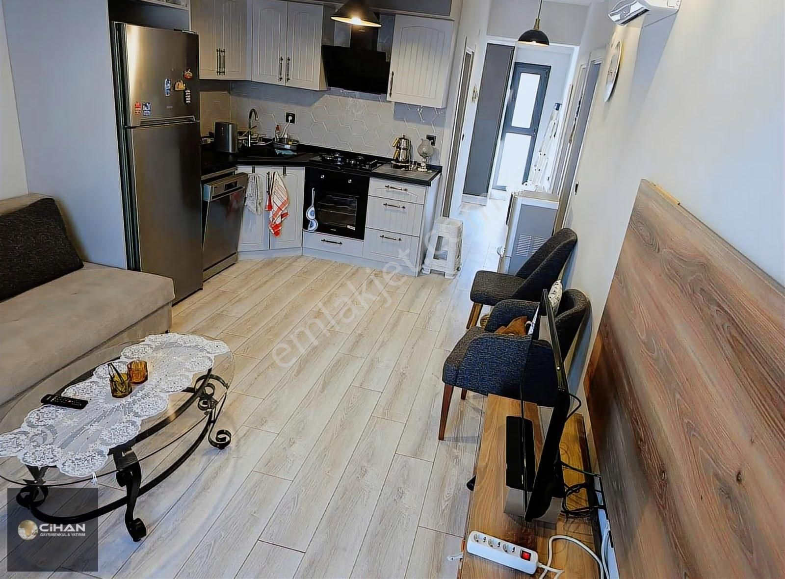 Kuşadası Kuştur Plajına Yürüme Mesafeli Kısmı Eşyalı 2+1 Darie - Görsel 8