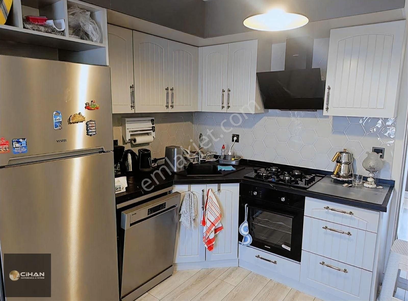 Kuşadası Kuştur Plajına Yürüme Mesafeli Kısmı Eşyalı 2+1 Darie - Görsel 3