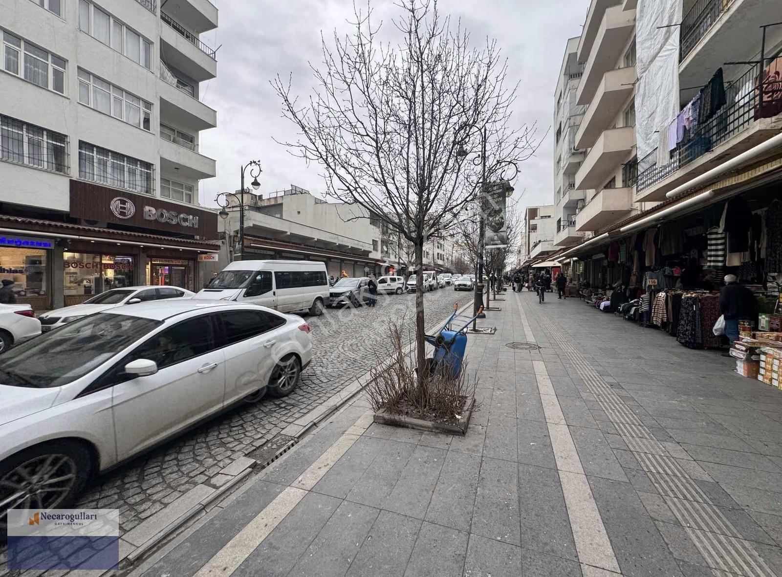 Necaroğullarından Melik Ahmet Caddesi Üzeri - Görsel 7
