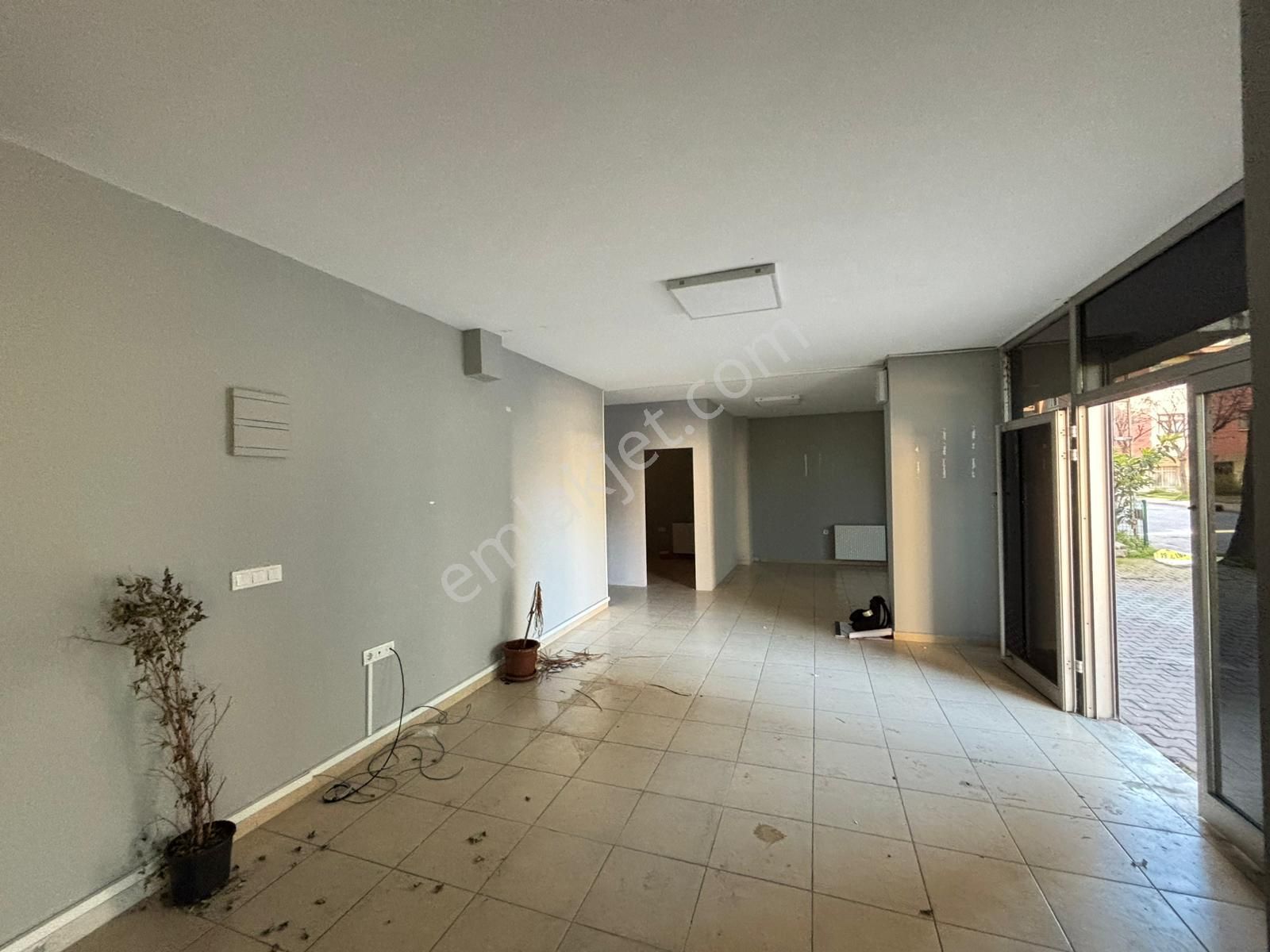 Taşdelen Cumhuriyet İskanlı Her İşe Uygun 115 M2 Kiralık Dükkan - Görsel 6
