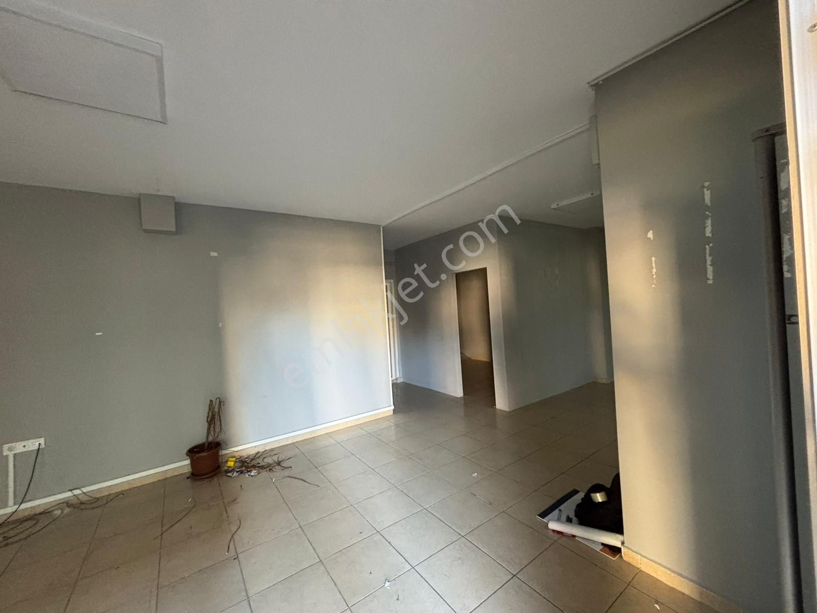 Taşdelen Cumhuriyet İskanlı Her İşe Uygun 115 M2 Kiralık Dükkan - Görsel 7