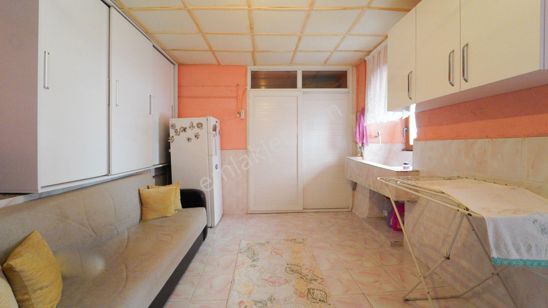 C21 Bal’dan Ayvalık’ta Satılık 3 Katlı (taş) 4+1 Rum Evi - Görsel 5
