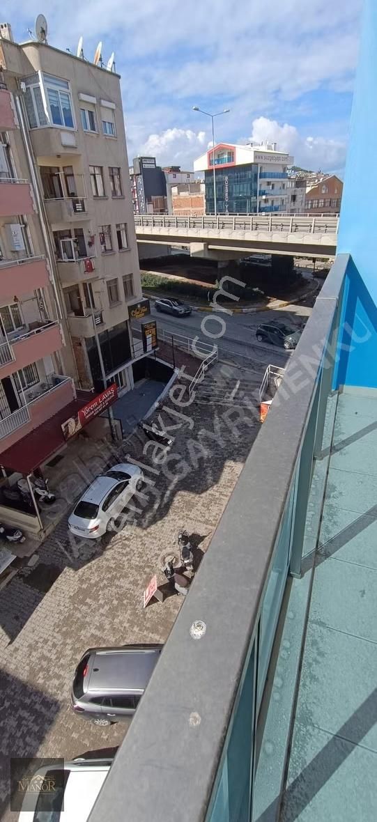 Kuşadası Merkezde Cadde Üzeri 2+1 Daire - Görsel 11