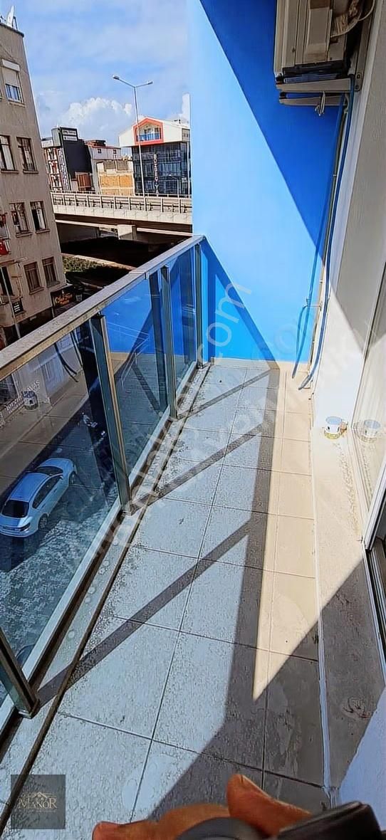 Kuşadası Merkezde Cadde Üzeri 2+1 Daire - Görsel 5