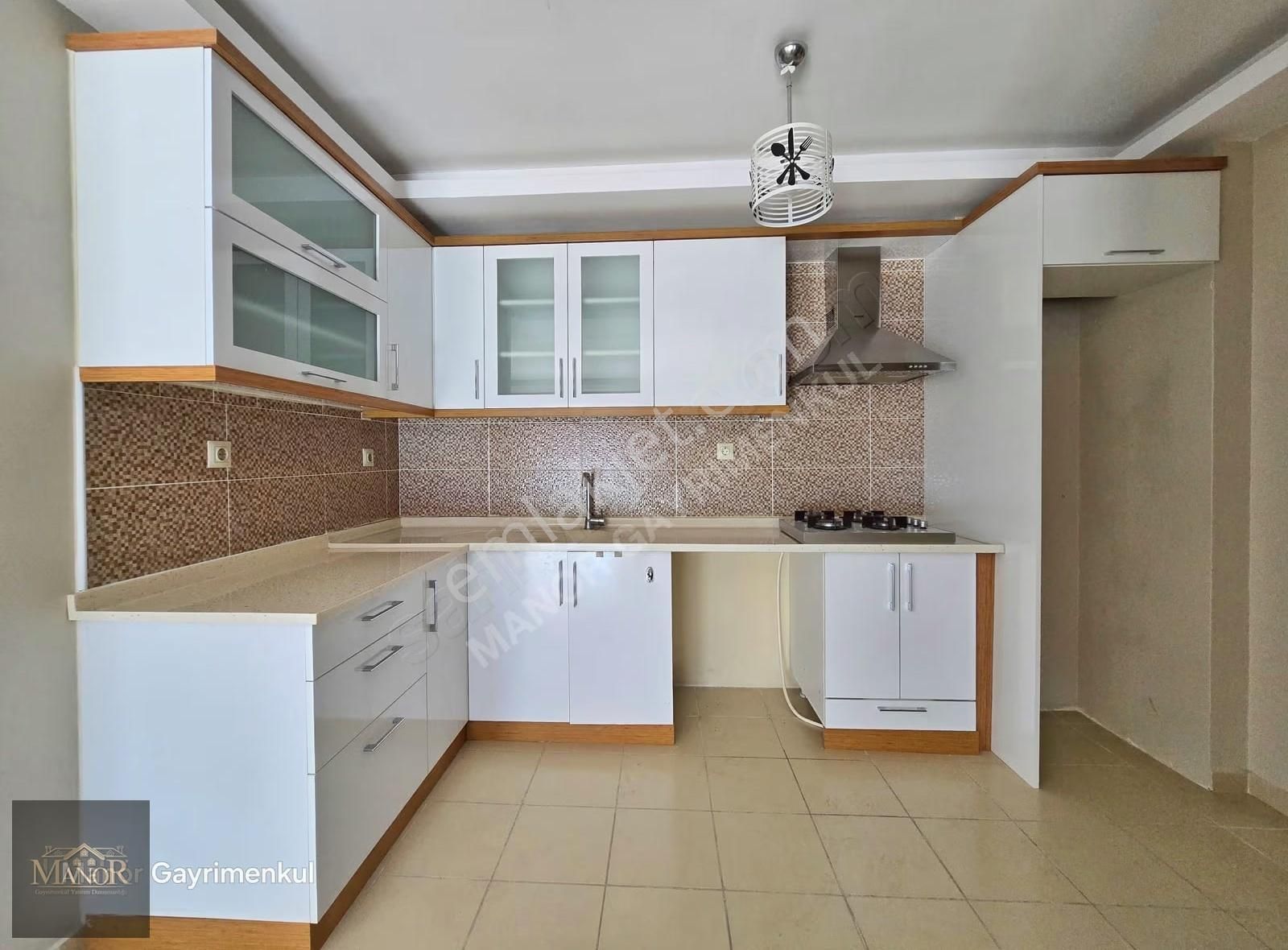 Kuşadası Merkezde Cadde Üzeri 2+1 Daire - Görsel 17