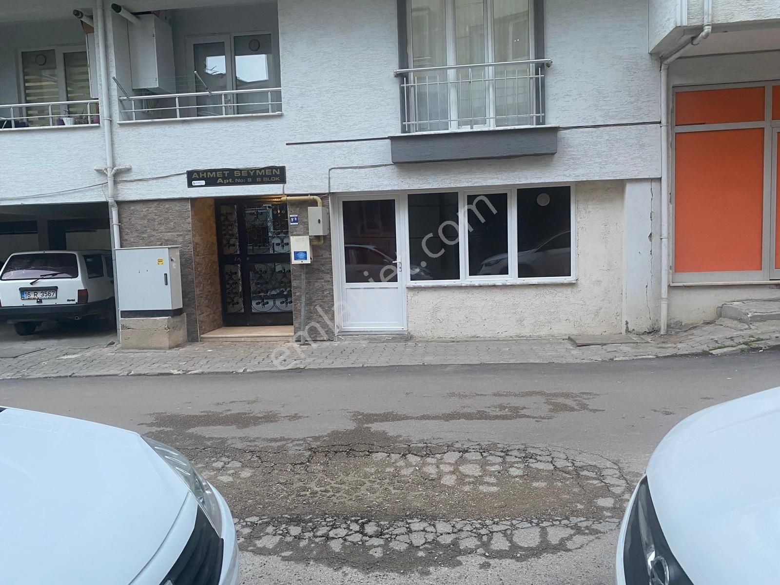 Mudanya Burgaz'da Kapital'den Ana Cadde Üzeri Satılık Dükkan