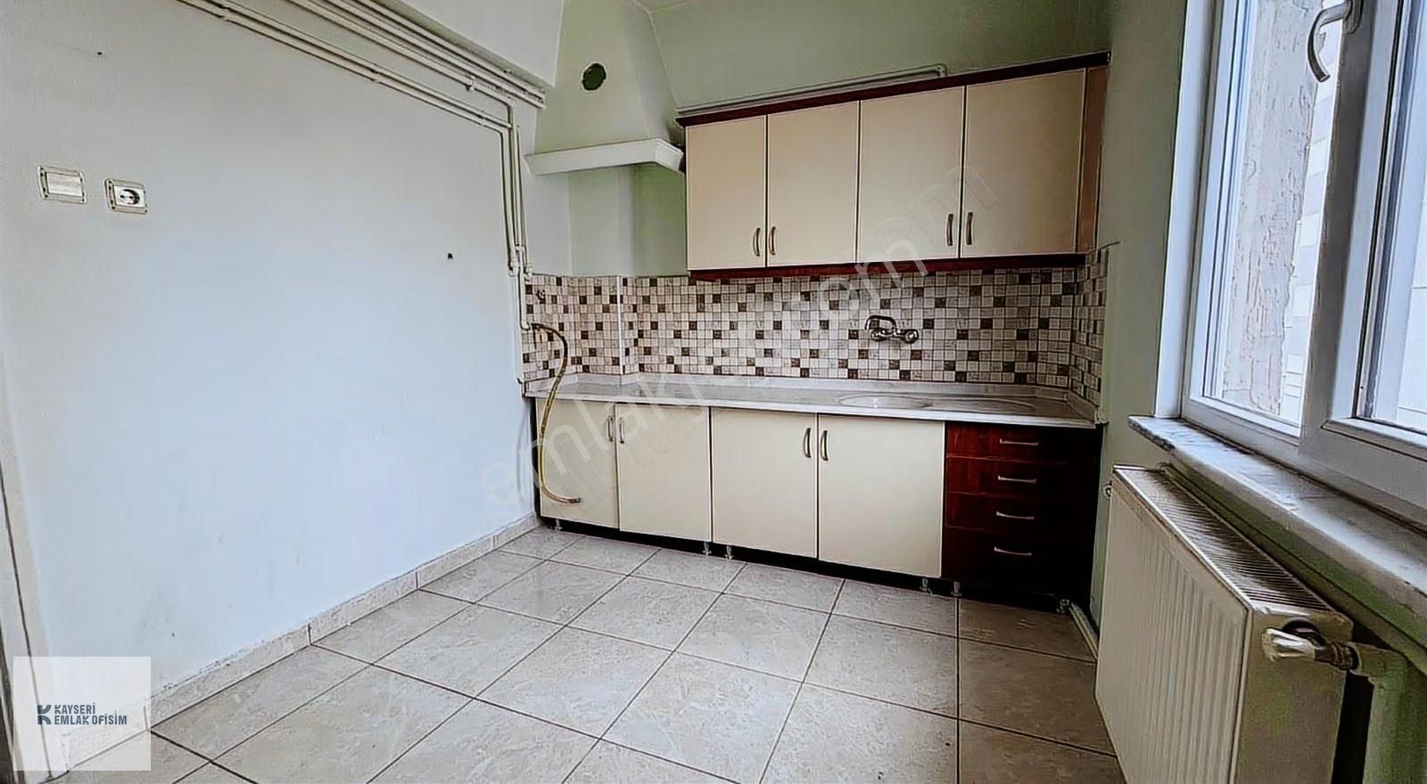 Emlak Ofisim Esenyurt Mahallesinde 3+1 Kiralık Daire - Görsel 11