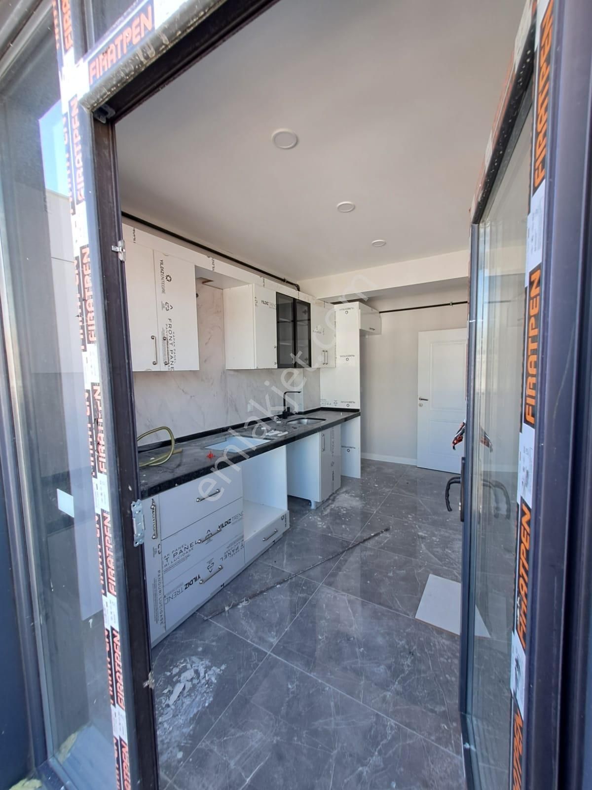 Halkalı Merkezde Satılık 2+1 Metro, Hastane Ve Okullara Yakın - Görsel 15