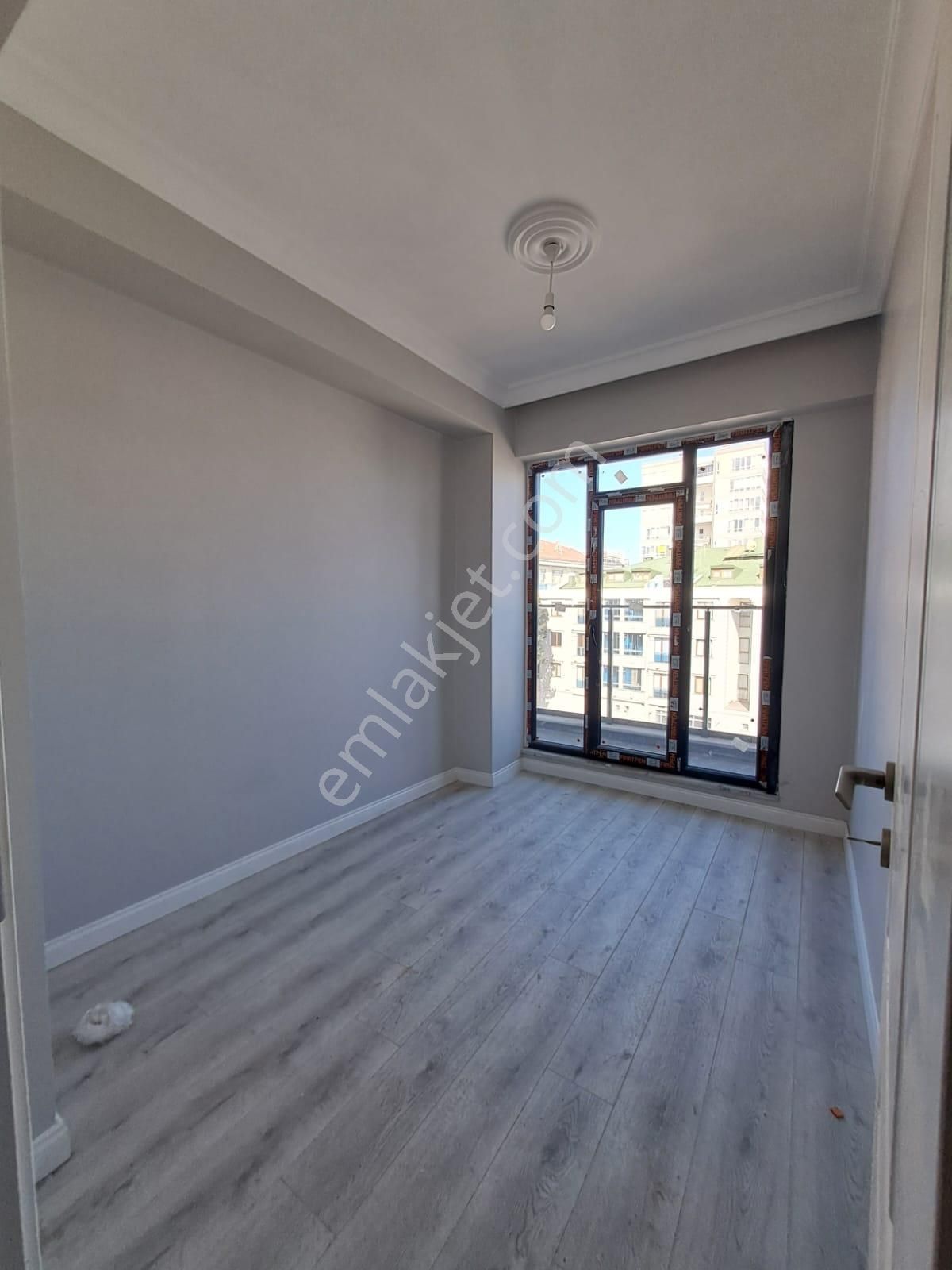 Halkalı Merkezde Satılık 2+1 Metro, Hastane Ve Okullara Yakın - Görsel 7