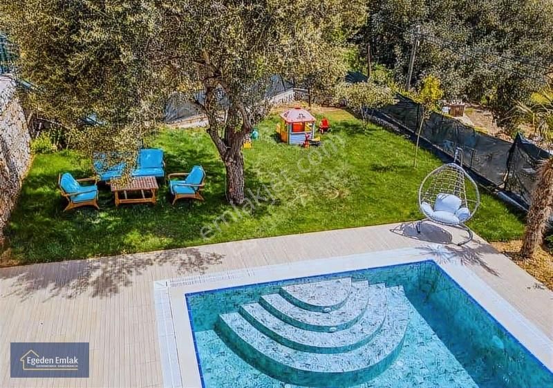 Selimiye'de Müstakil 1211 M2 Bahçe İçinde Şahane Satılık Villa - Görsel 11