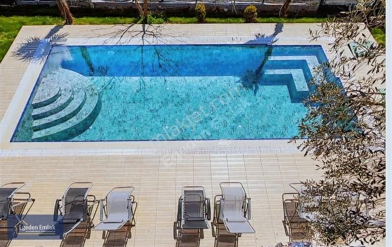 Selimiye'de Müstakil 1211 M2 Bahçe İçinde Şahane Satılık Villa - Görsel 15