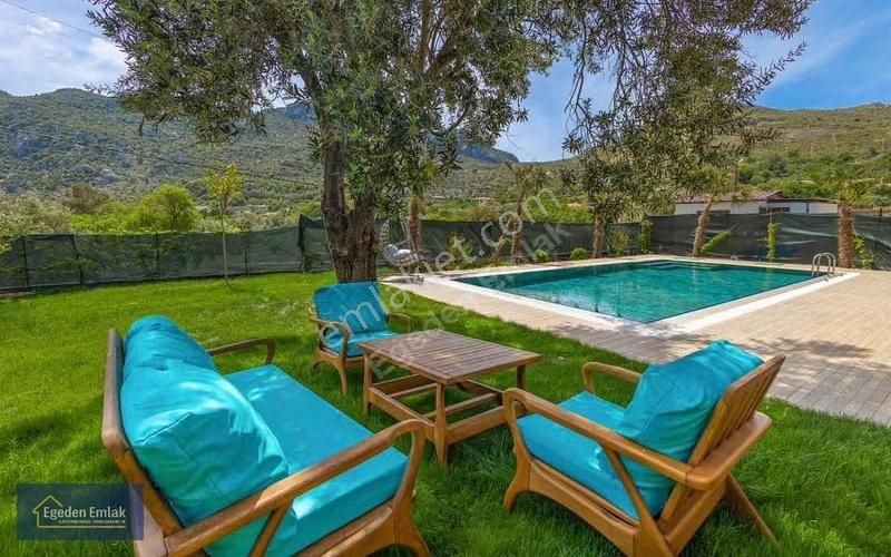 Selimiye'de Müstakil 1211 M2 Bahçe İçinde Şahane Satılık Villa - Görsel 7