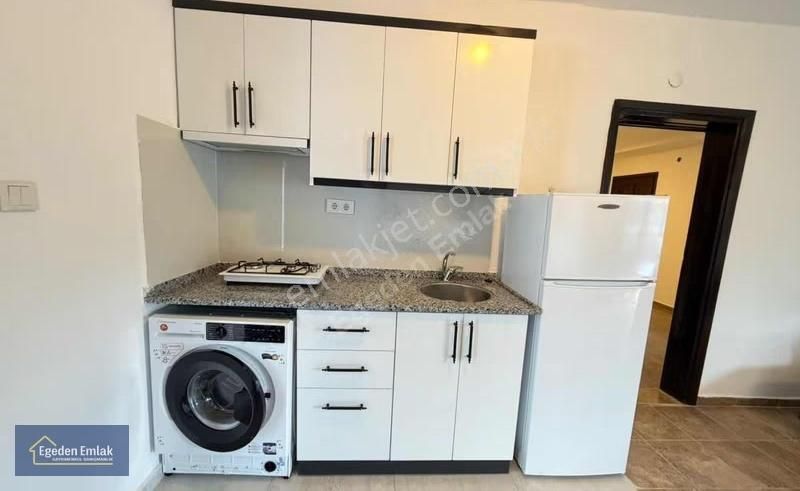 Akyaka'da Merkezde Eşyalı, Havuzlu Kiralık 1+1 Daire - Görsel 3