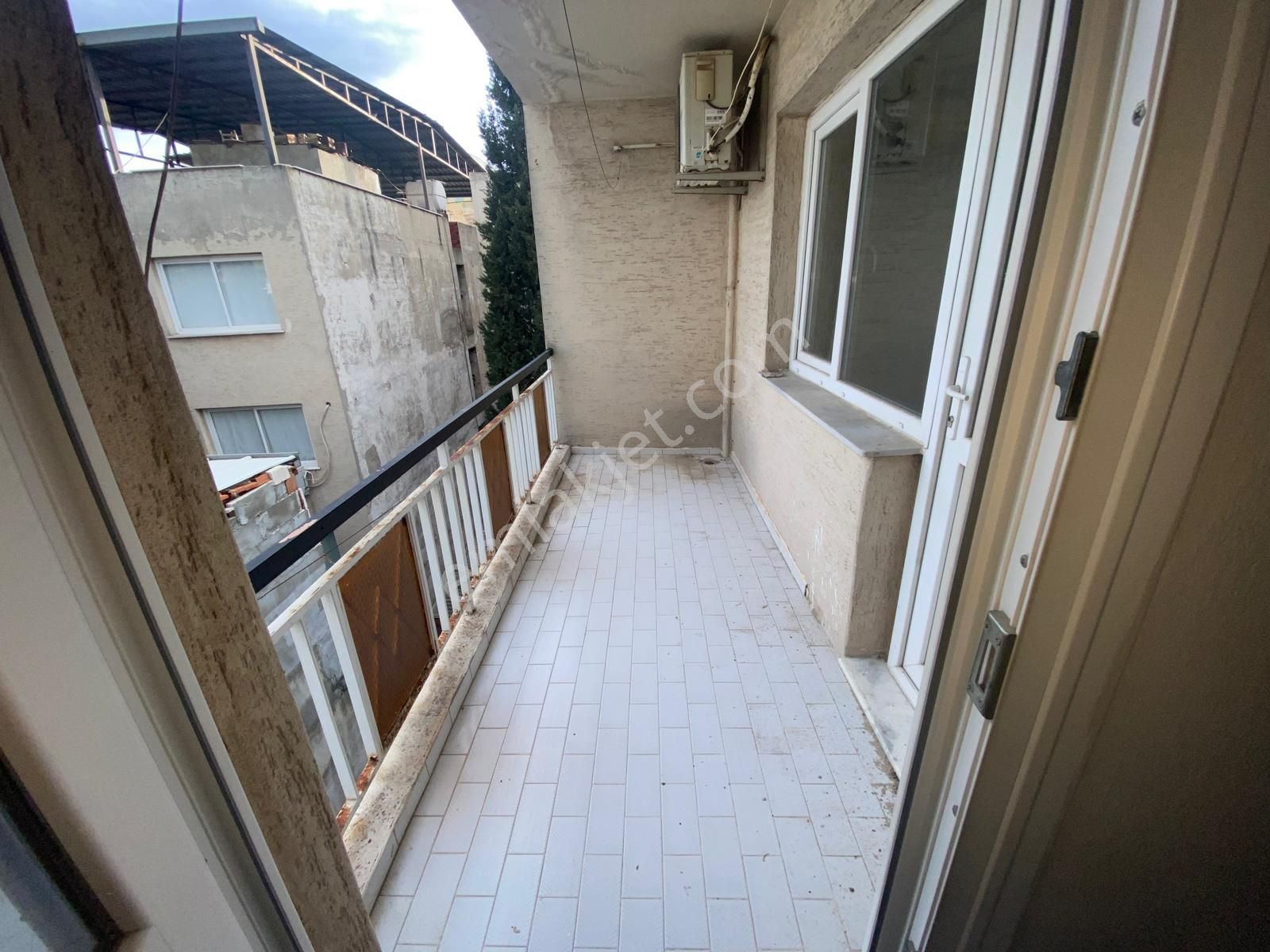 Arga'dan Buca Kozağaç Meydan Yakını 3+1 D.gazlı Kiralık Daire - Görsel 9