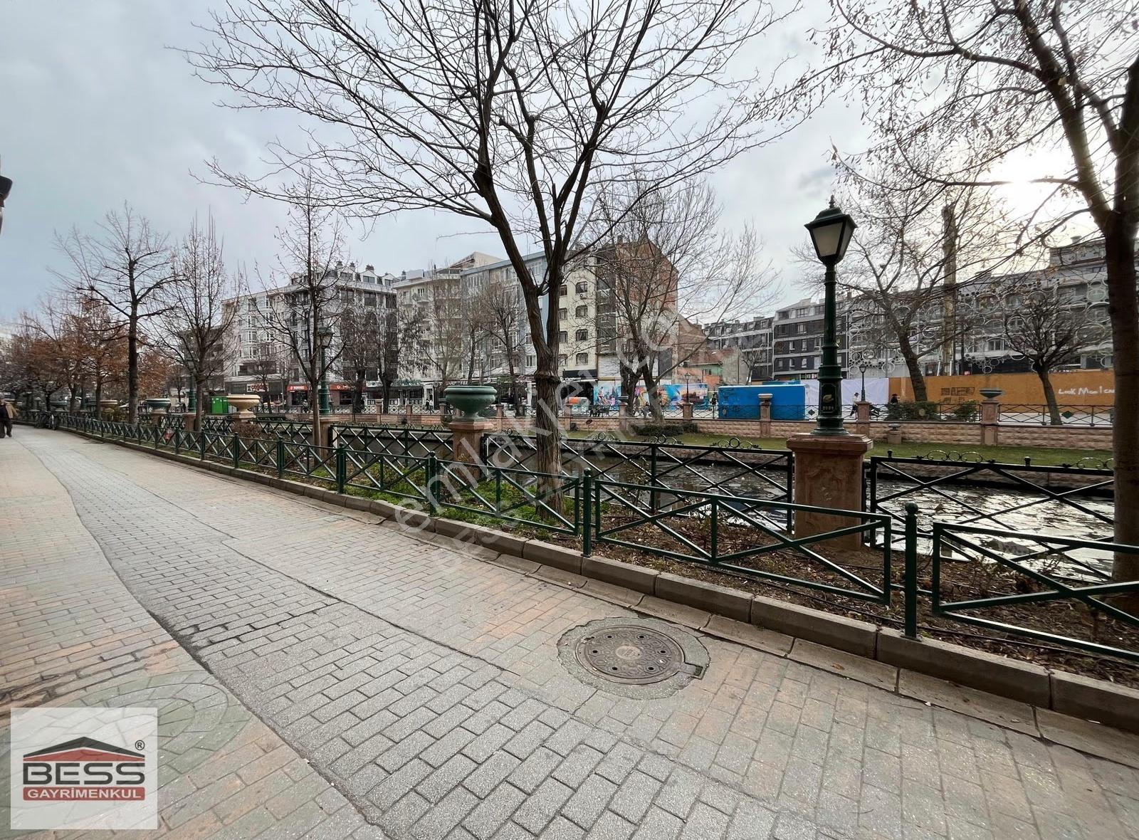 Bess'den Adalar'da Porsuk Nehri Cepheli Satılık İş Yeri - Görsel 14
