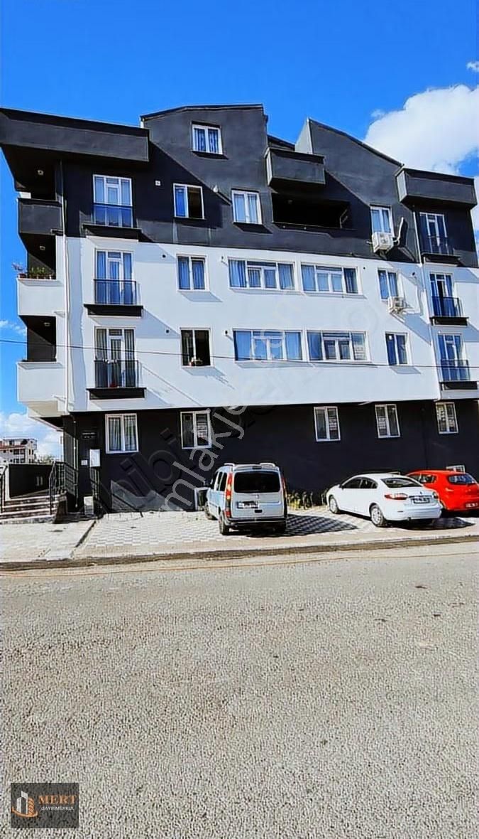 Çayırova Millet Bahçesine Yakın 3+1 Daire