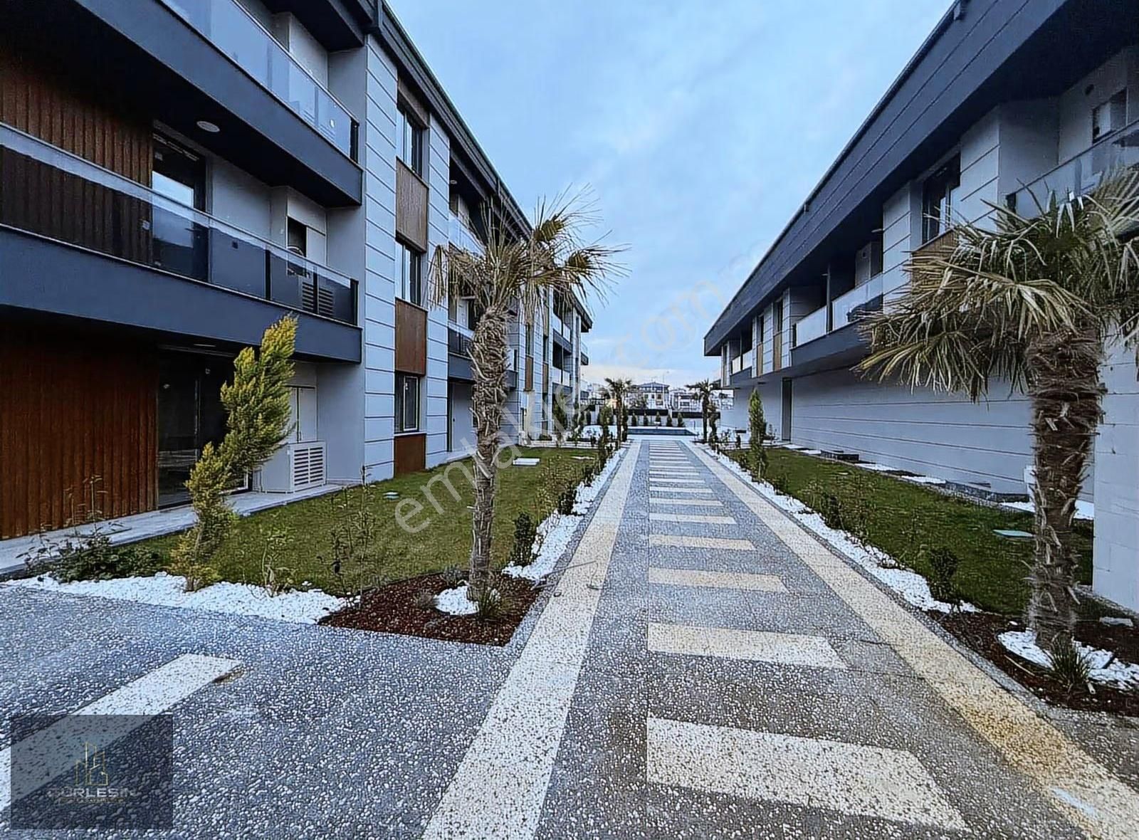 Şirinköy Mahallesi Havuzlu, Site İçerisinde Satılık 1+1 Daire - Görsel 13