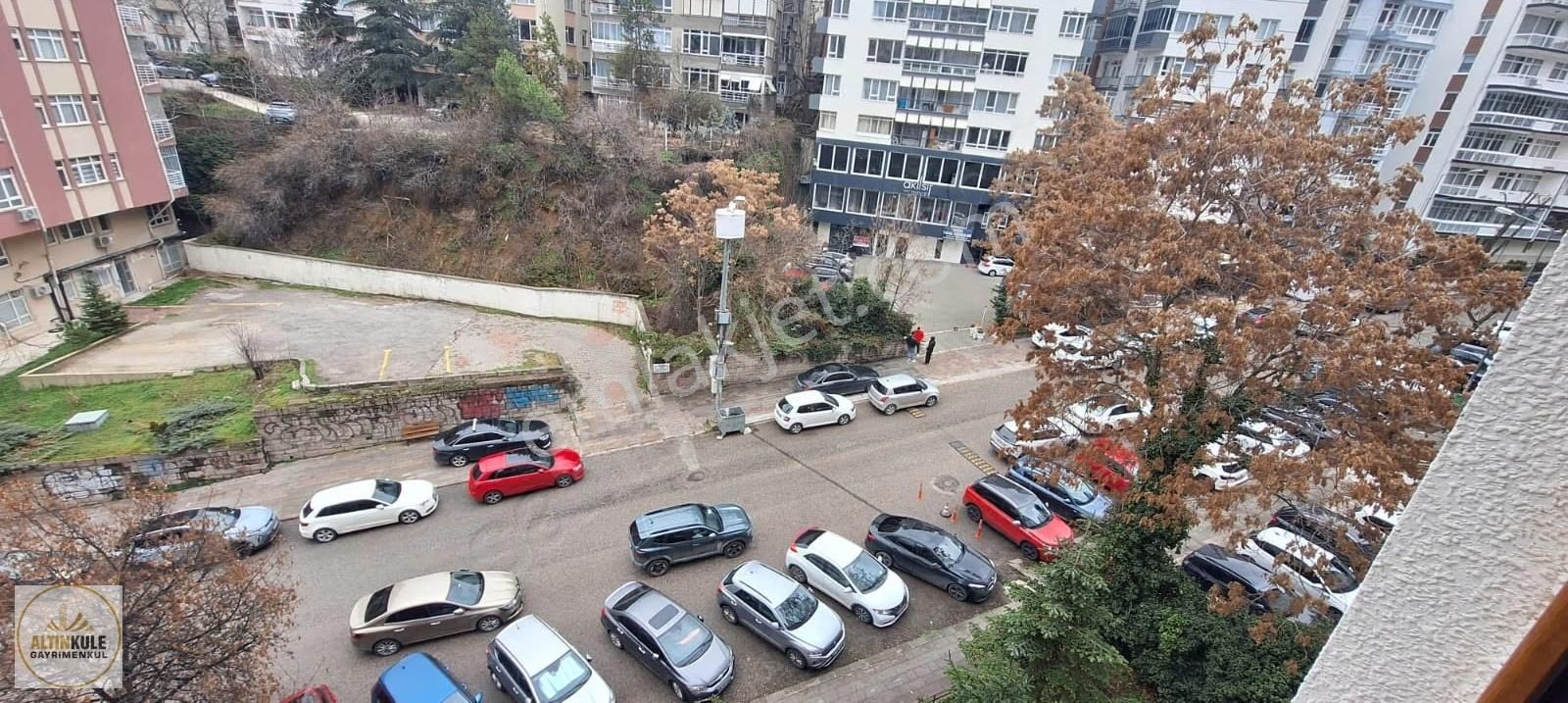 Altınkule'den Cinnah'ta Merkezi Konumda Eşyalı Kiralık Daire