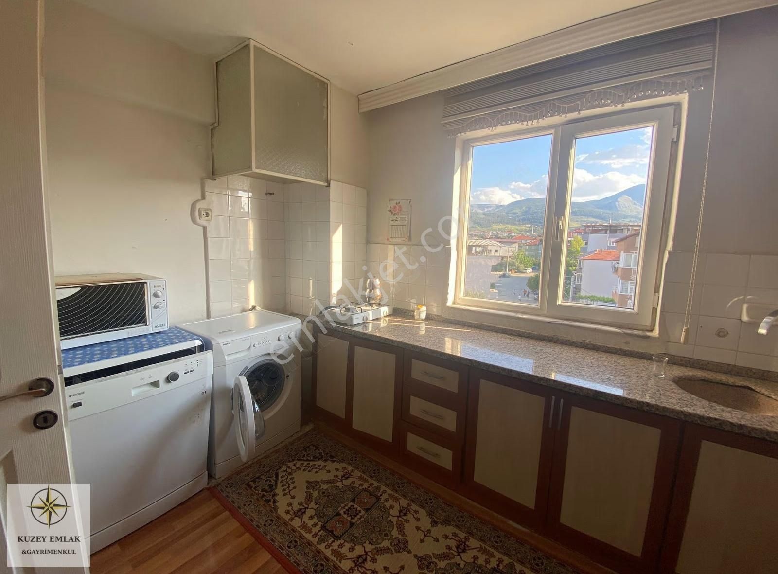 Kuzey Emlaktan Cumhuriyet Okulu Civarı Satılık Eşyalı Daire - Görsel 12