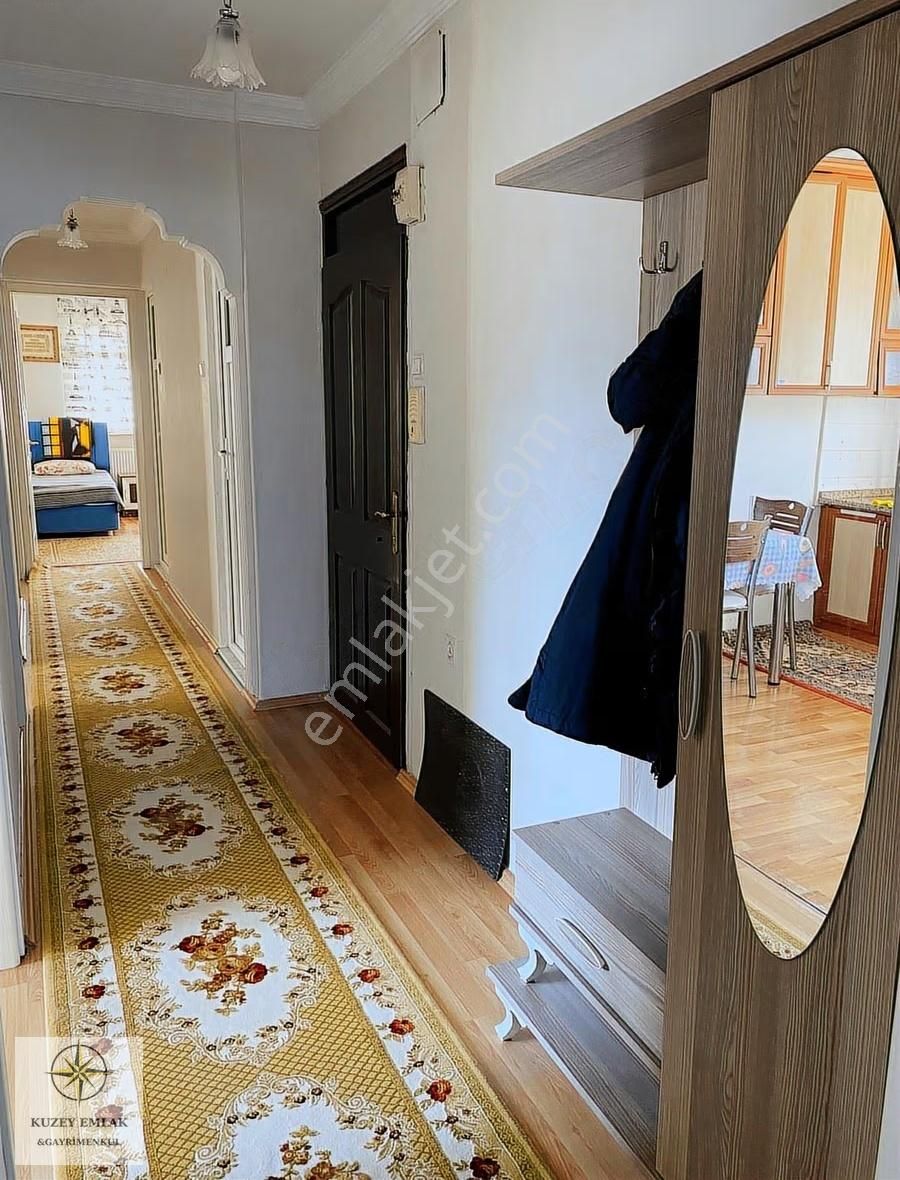 Kuzey Emlaktan Cumhuriyet Okulu Civarı Satılık Eşyalı Daire