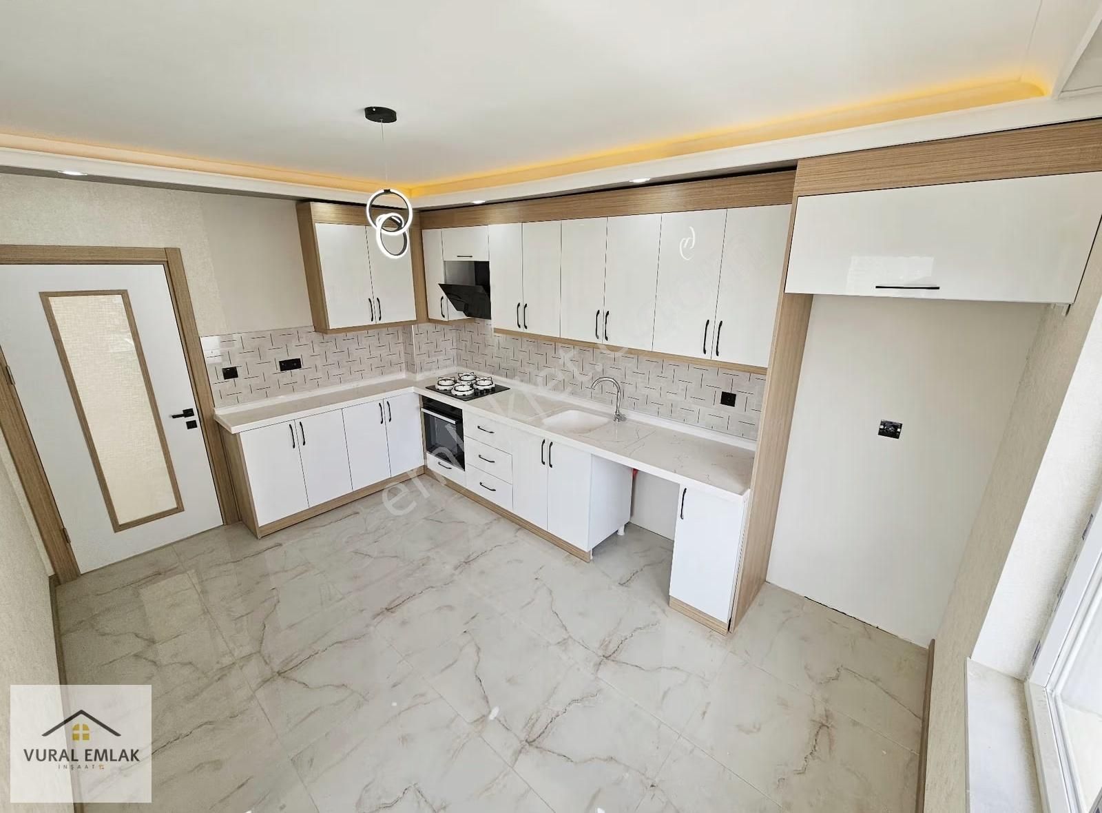 Vural Emlaktan 4+1 İskanlı Ultra Lüx 170m2 Ara Katta G.odalı
