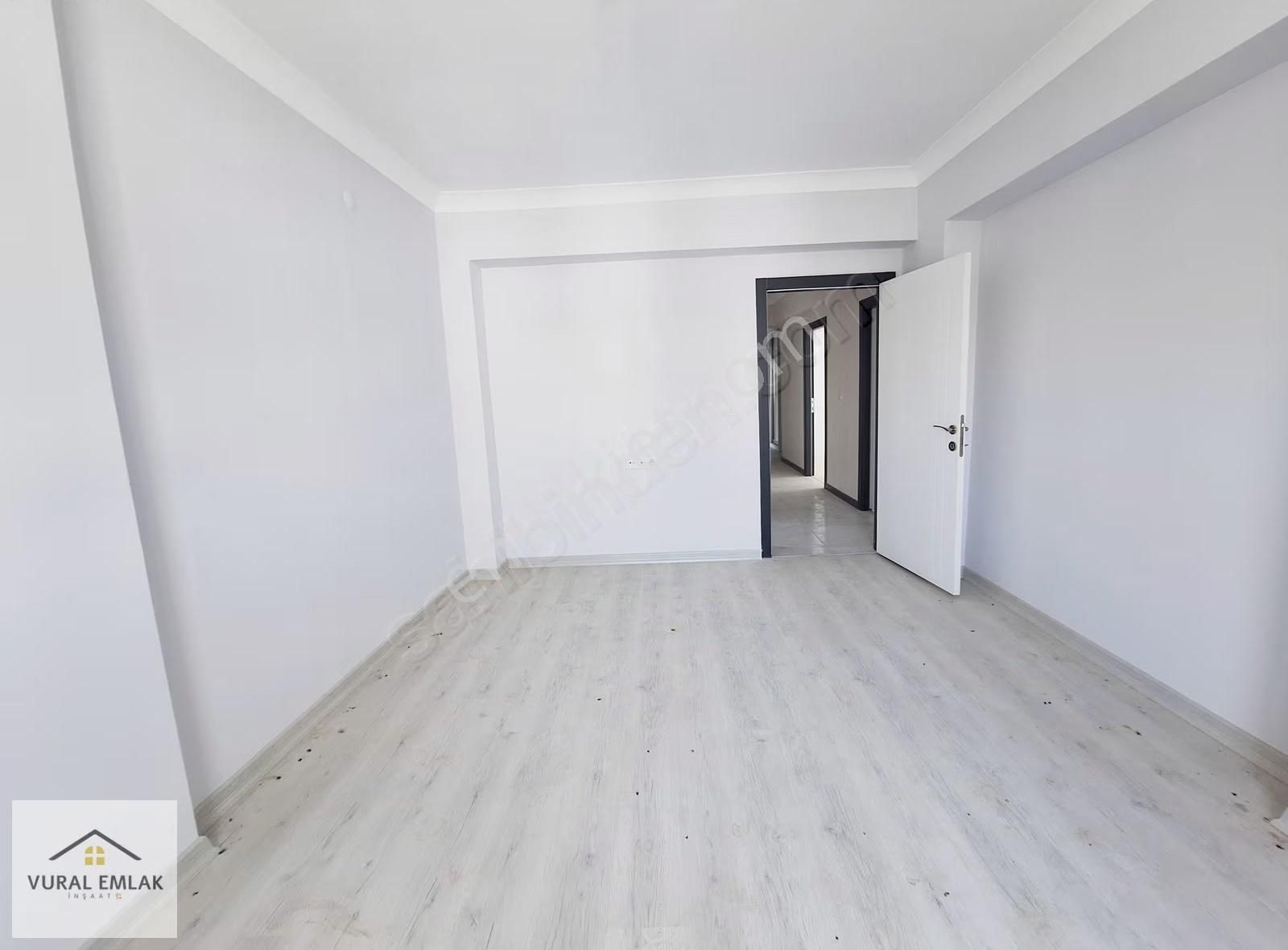 Vural'dan Devasa Genişlikte, Ara Kat, Ön Cephe, Çift Balkon 3+1 - Görsel 24