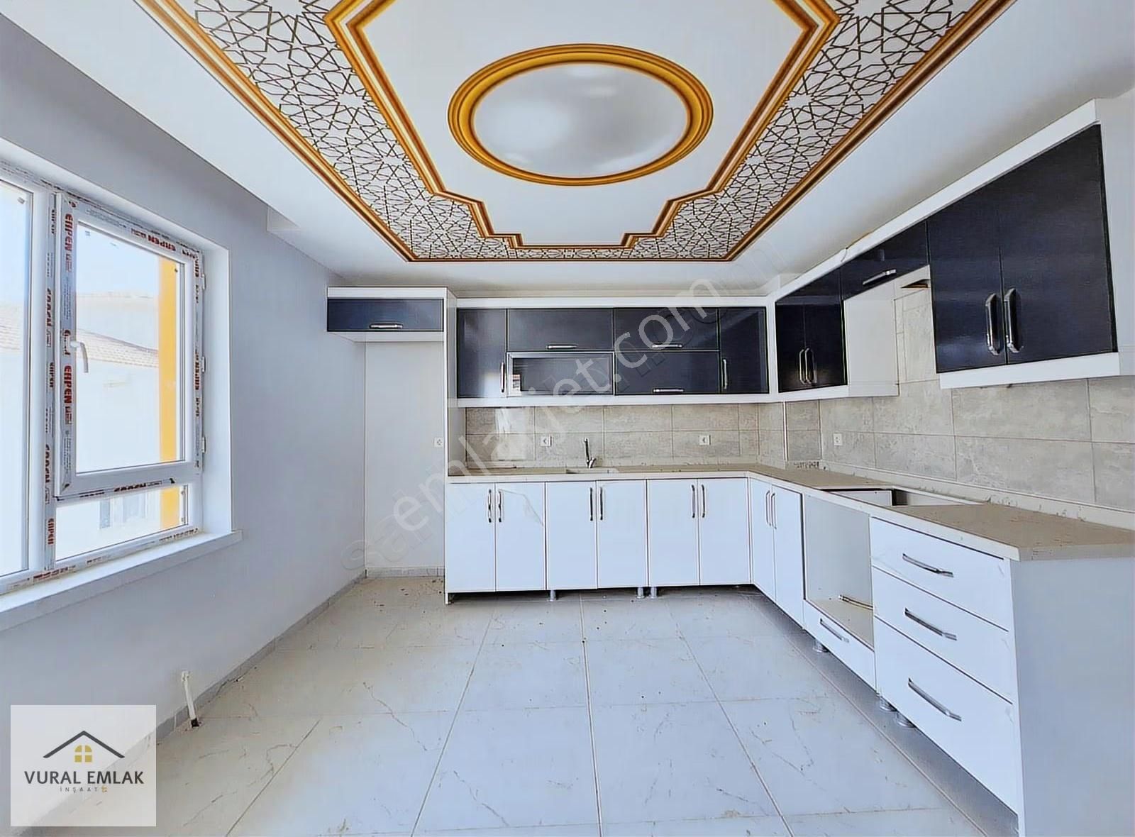 Vural'dan Devasa Genişlikte, Ara Kat, Ön Cephe, Çift Balkon 3+1