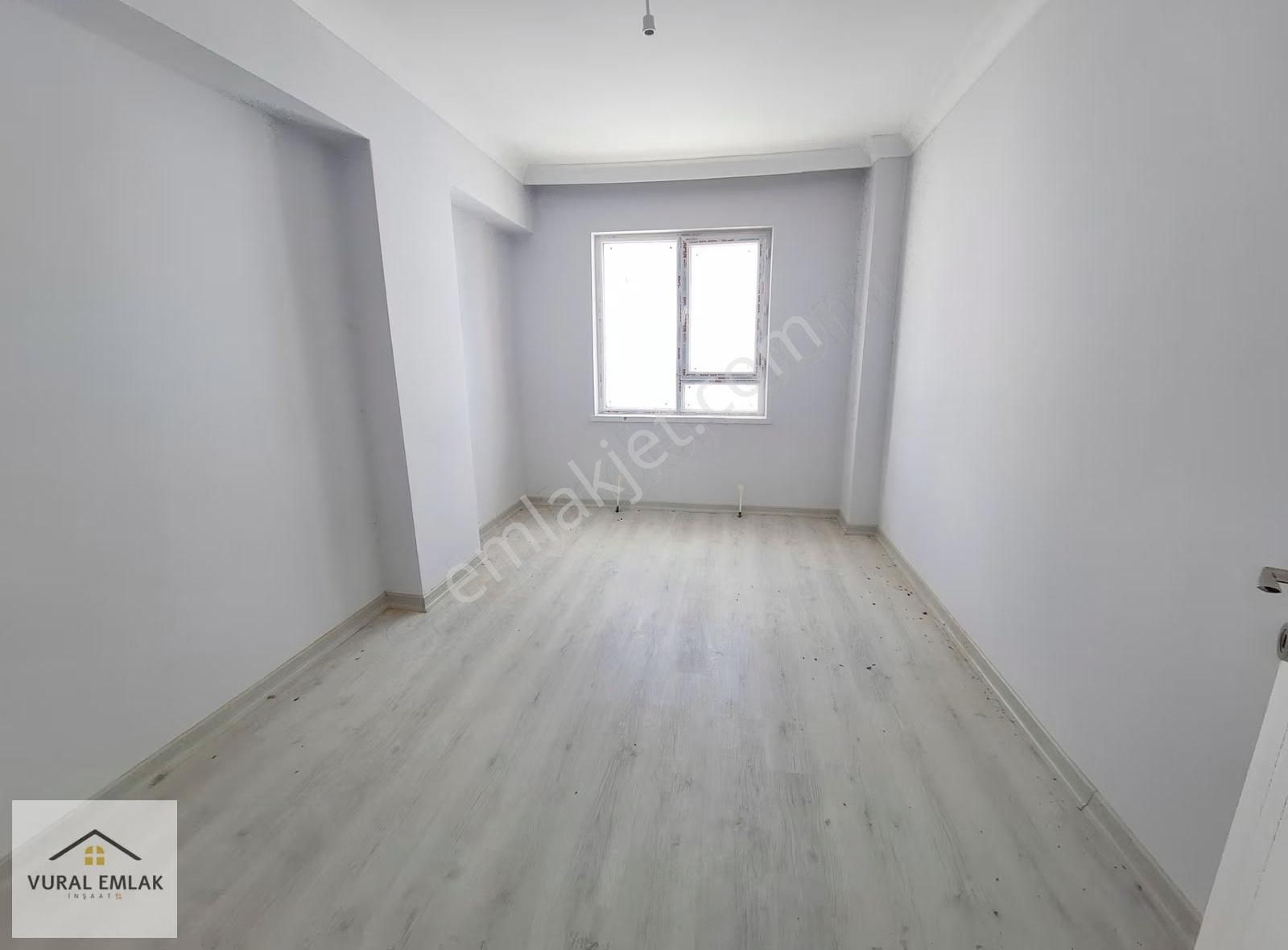 Vural'dan Devasa Genişlikte, Ara Kat, Ön Cephe, Çift Balkon 3+1 - Görsel 13