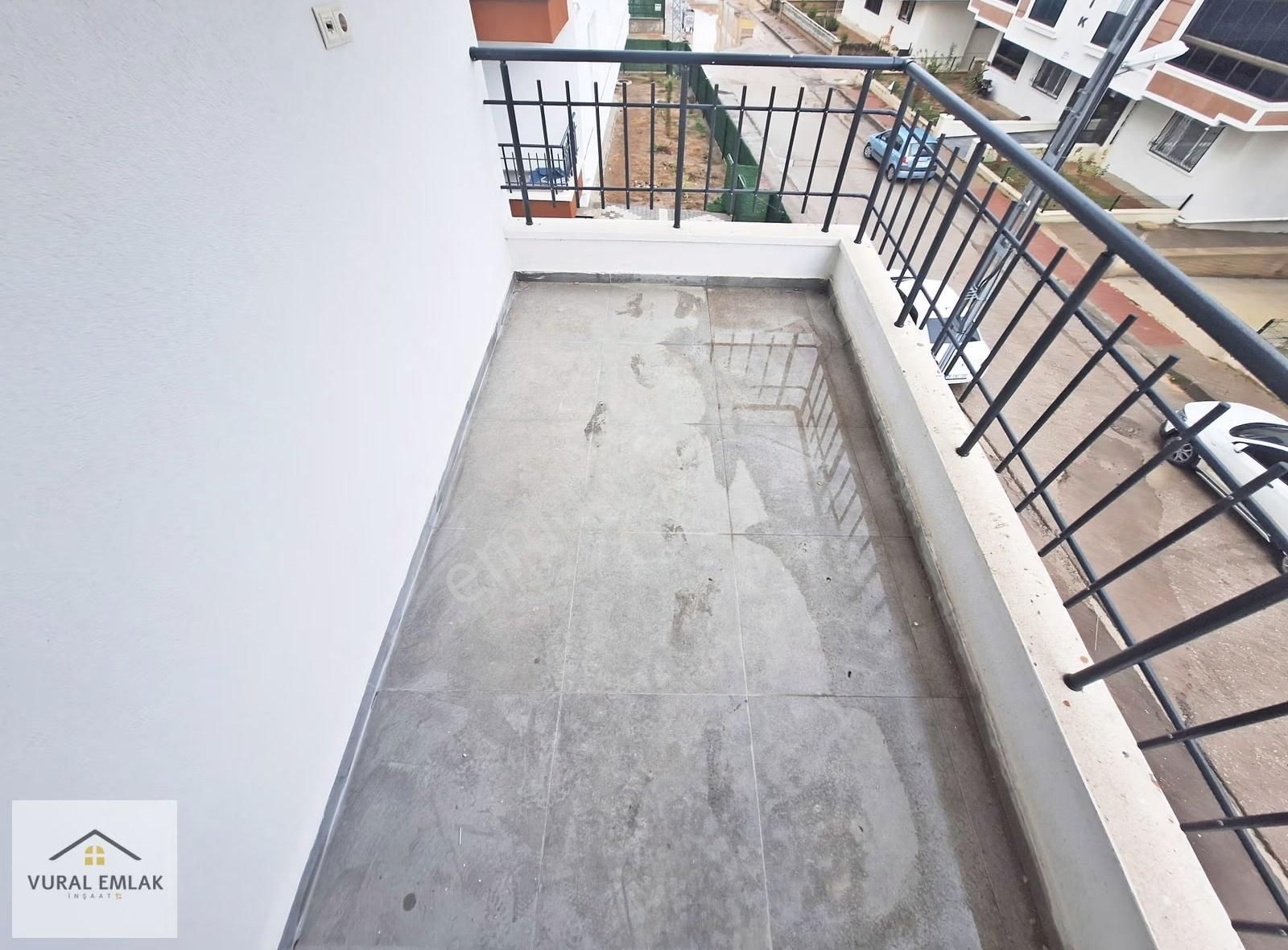 Vural Emlaktan 2+1 İskanlı Ultra Lüx Kombi Petek Full Yapılı - Görsel 3