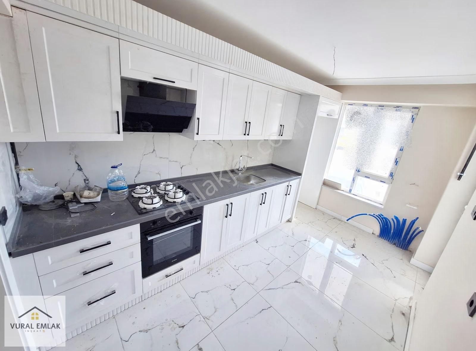 Vural Emlaktan Menderesin Göbeğinde 3+1 İskanlı 128m2 Fırsat - Görsel 9