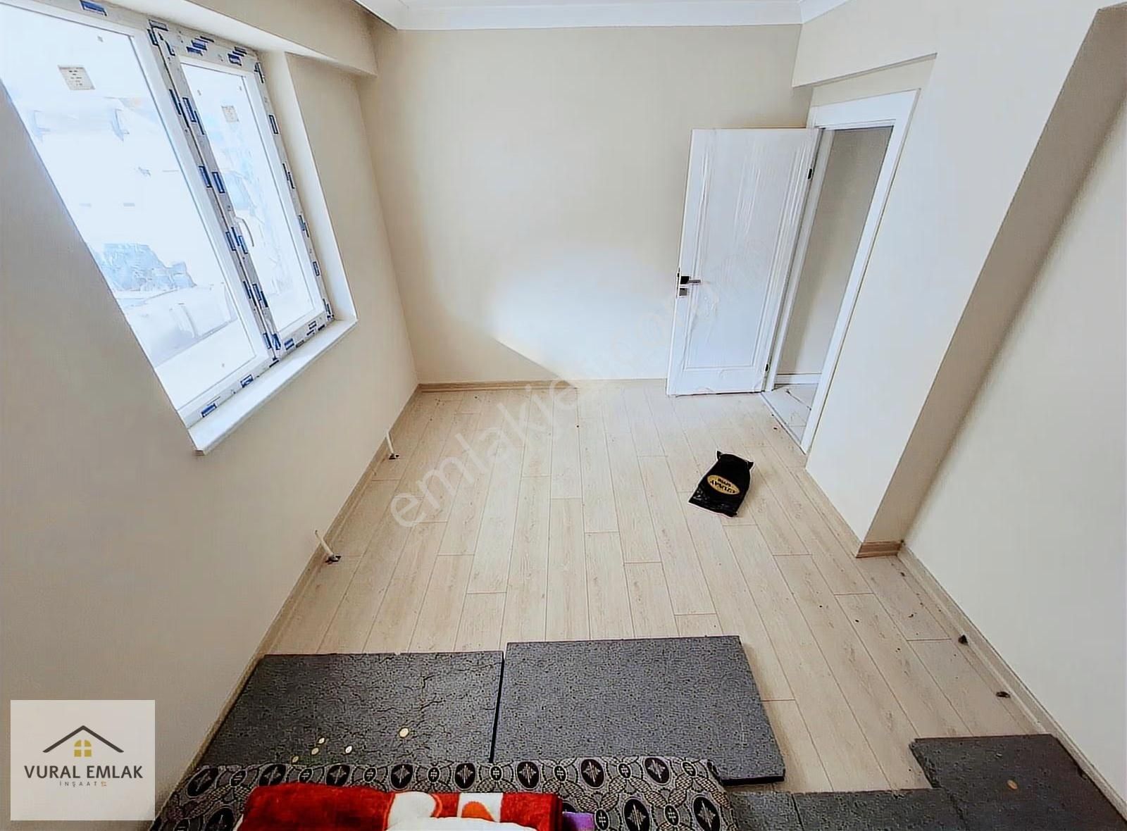 Vural Emlaktan Menderesin Göbeğinde 3+1 İskanlı 128m2 Fırsat - Görsel 8